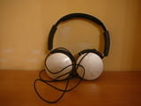 Akg y50