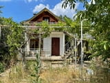 Къща в Казанлък с 1075 кв.м. Дворно Място, Вилна Зона ”Старите Лозя”