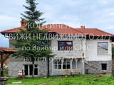 Код.62385. Двуетажна тухлена къща 180м2 с двор 1000м2 и селскостопанска постройка 300м2. Къщата е с