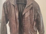 Продавам оригинално италианско яке от естествена кожа