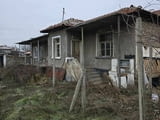 Продавам в къща в с.Долна махала