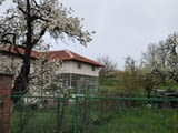 Едноетажна къща с парцел в село Динево, обл.Хасково